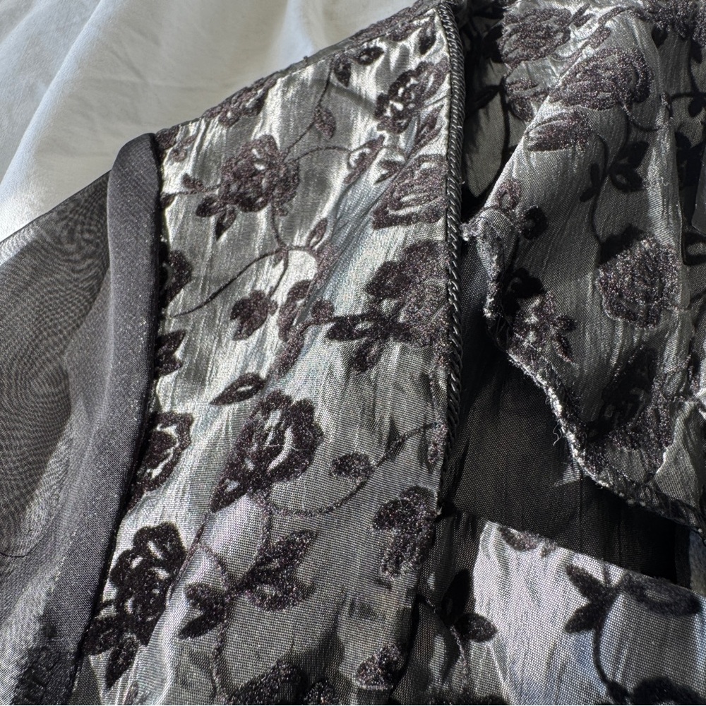 Michel USA Vintage Black Flocked Floral Sheer Sleeve Blouse L - Picture 4 of 10